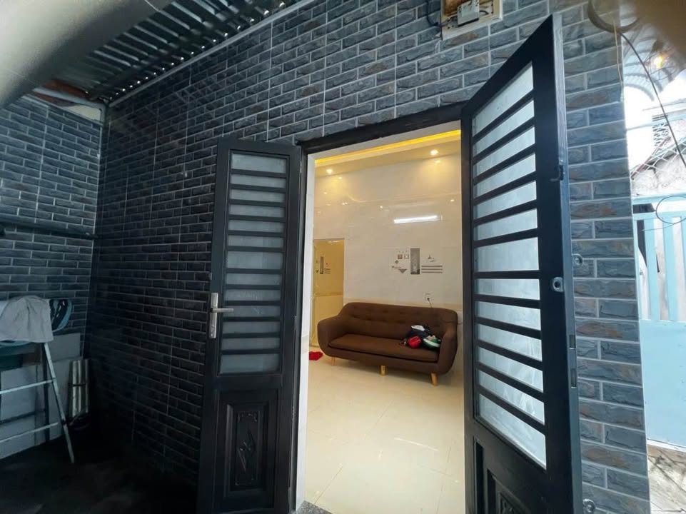 Nhà đẹp 30m² hẻm Cách Mạng Tháng 8, Ninh Kiều chỉ 880 triệu - Sổ hồng chính chủ!