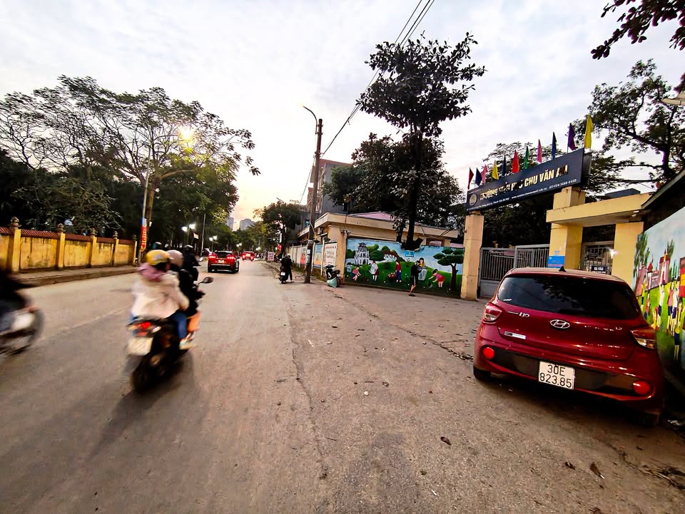 Nhà phố Kim Giang 42m² giá 7 tỷ - Vị trí đắc địa, ô tô đỗ cửa!