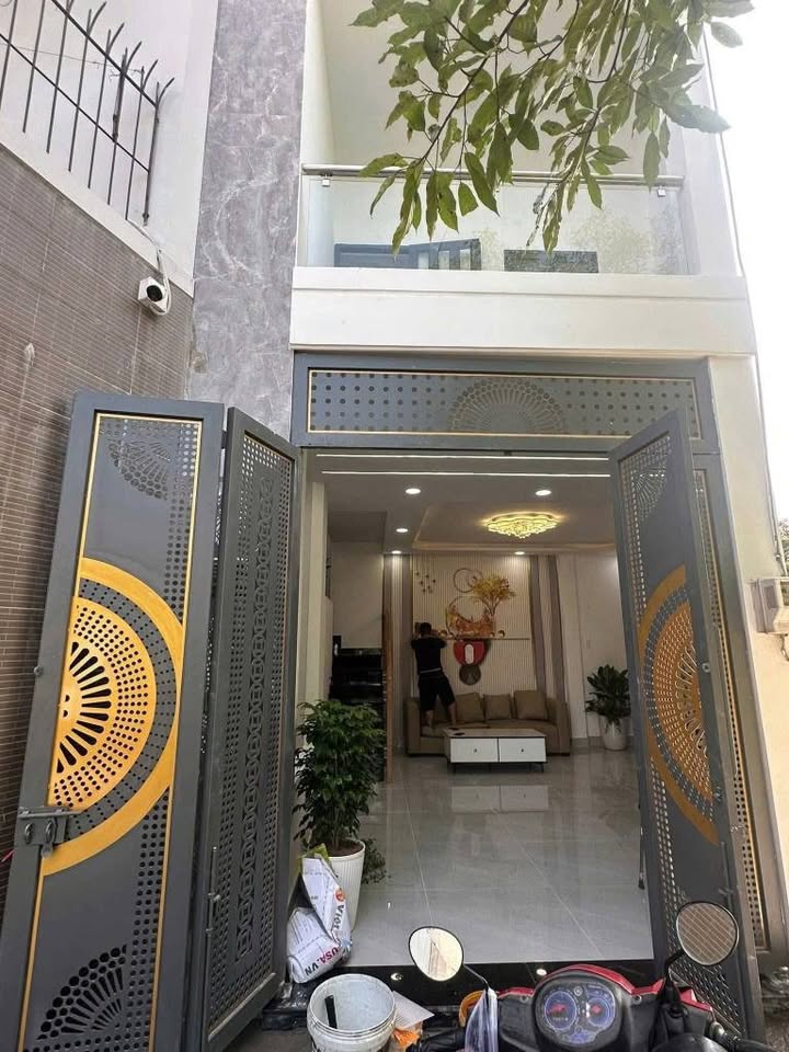 Nhà phố Hóc Môn 42m² giá 3.5 tỷ - Đường xe ô tô vào tận nơi!