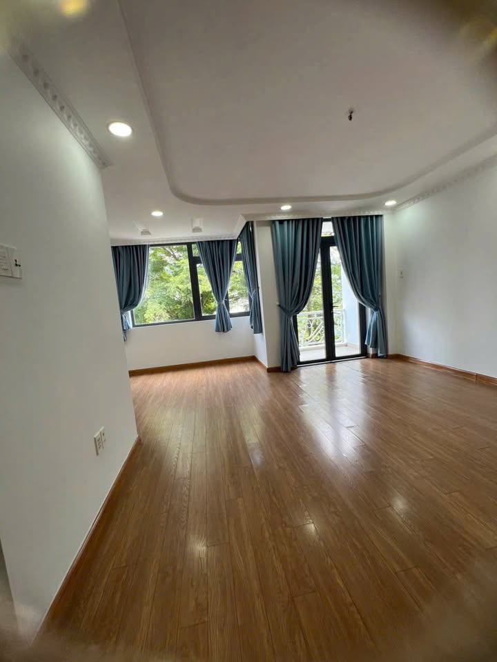 Nhà phố Thủ Đức 48m² giá 5.8 tỷ - Sổ hồng riêng, chính chủ bán!