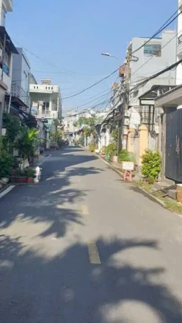 Nhà phố 3 tầng hẻm 5m Linh Đông Thủ Đức 52m² giá 5.7 tỷ - Không thể bỏ lỡ!