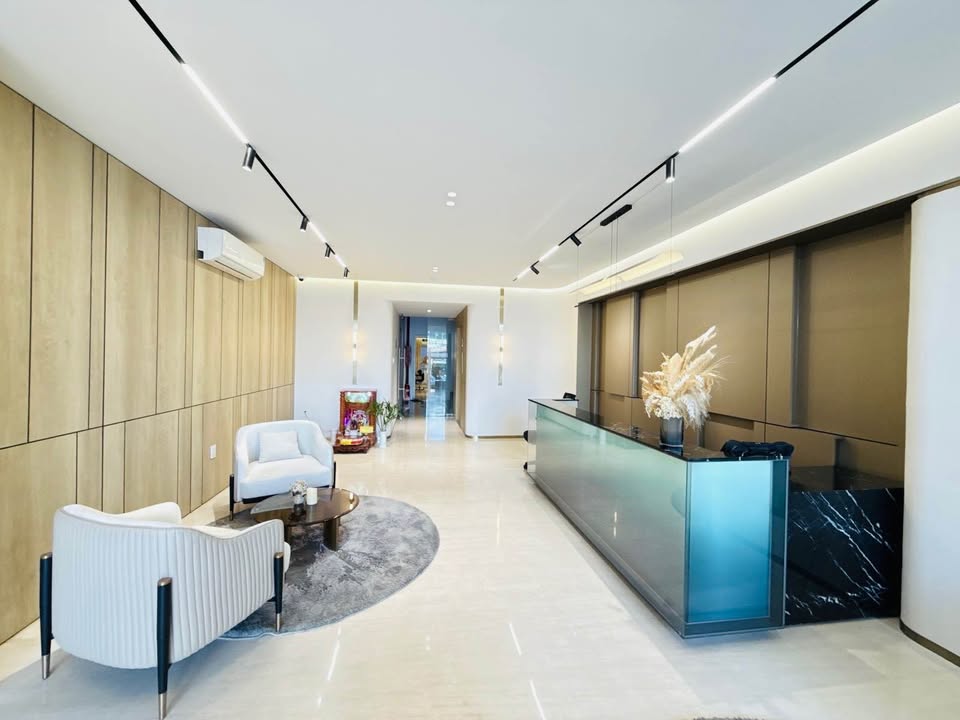 Tòa nhà mặt tiền Ung Văn Khiêm, Bình Thạnh 184m² giá chỉ 60 tỷ - Dòng tiền ổn định 150 triệu/tháng!