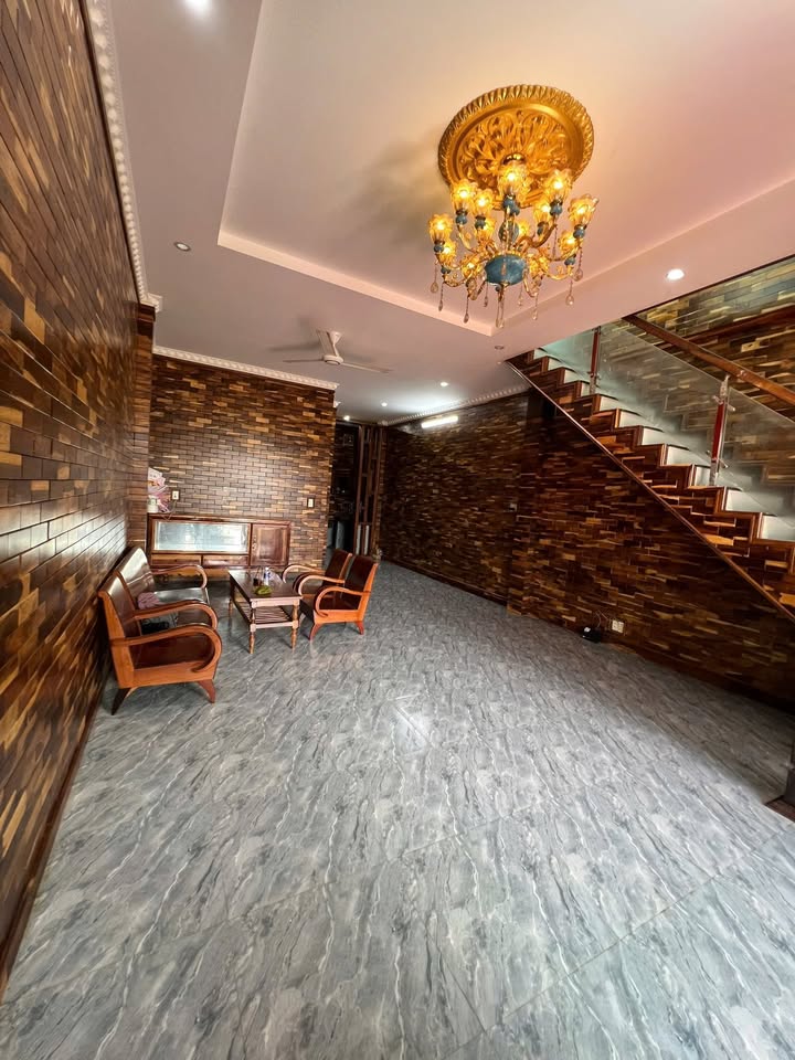 Nhà 1 mê 3 phòng ngủ hẻm 128/79 Đồng Khởi 100m² giá 4.1 tỷ - Sẵn sàng vào ở!