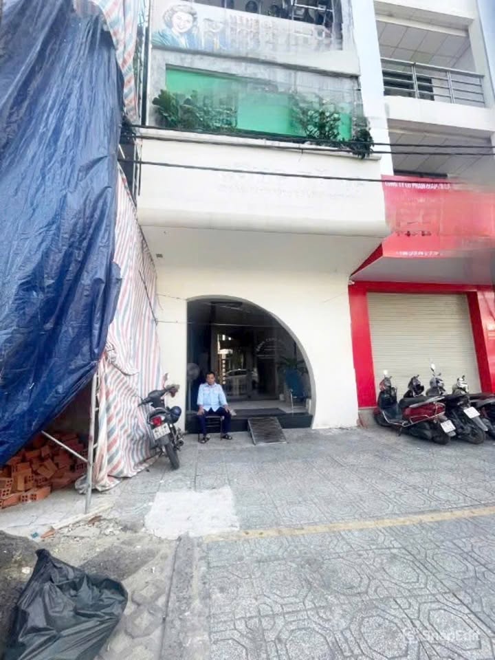 Mặt bằng cho thuê đường Trần Quang Khải, Quận 1 - Kinh doanh tự do, vị trí đắc địa!