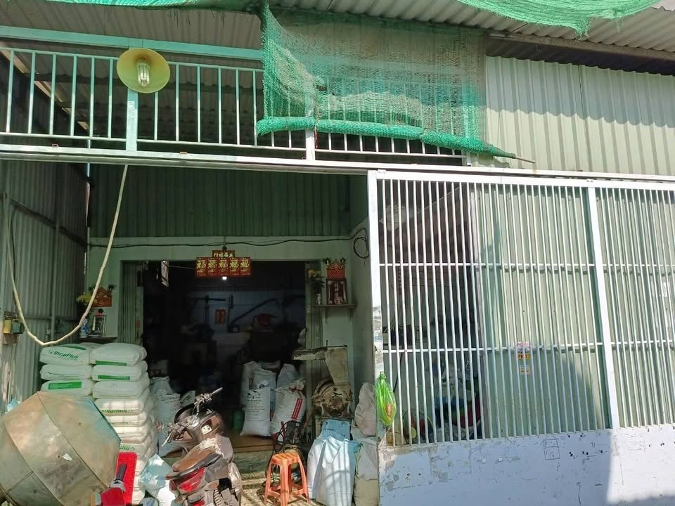 Nhà xưởng 118m² hẻm 4m đường Đất Mới, Bình Tân chỉ 6.7 tỷ - Sẵn sàng vào hoạt động!