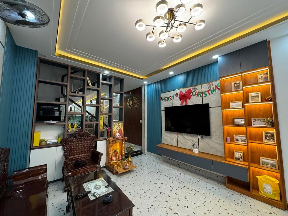 Nhà 4 tầng Gò Vấp 68m² giá 8 tỷ - Vị trí đắc địa, kinh doanh thuận lợi!