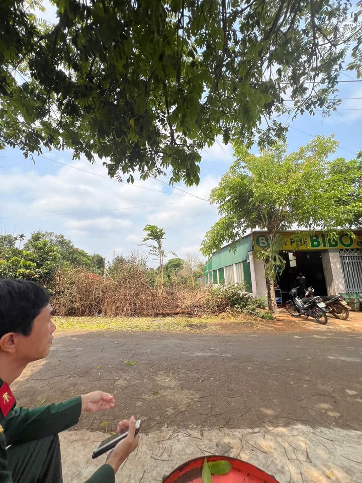 Đất thổ cư Cư Ê Bur 200m² giá 1.63 tỷ - Sát trung tâm phố!