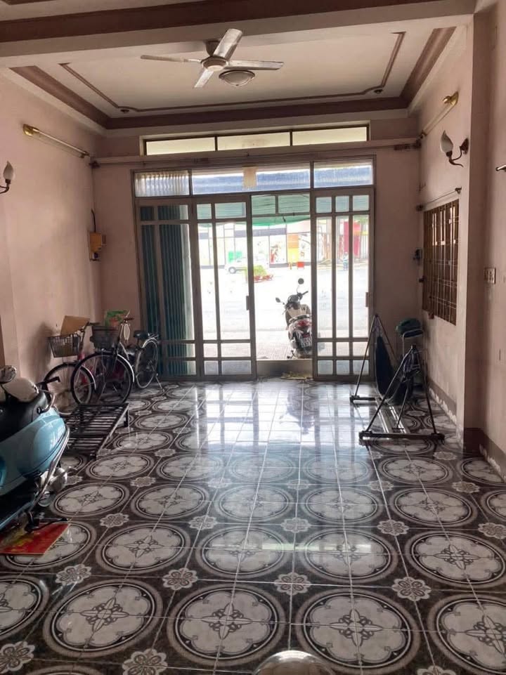 Cho thuê mặt bằng mặt tiền đường Nguyễn Tất Thành, 9A, 100m² - Vị trí đắc địa cho kinh doanh!