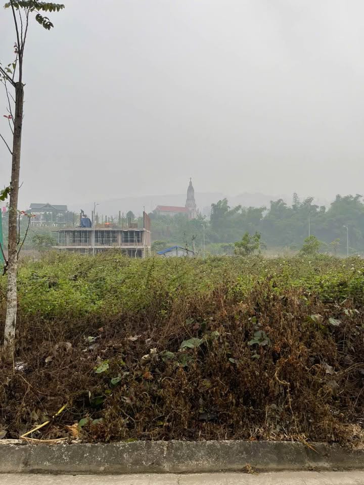 Đất B6 đường Phan Huy Ích, Lào Cai 100m² giá 2.1 tỷ - Vị trí đắc địa, tiện ích xung quanh!