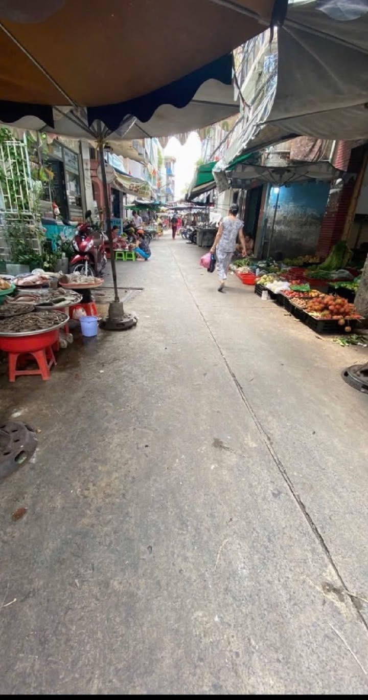 Nhà quận 10, hẻm ô tô 105m² giá 15.8 tỷ - Vị trí đắc địa, dịch vụ phong phú!