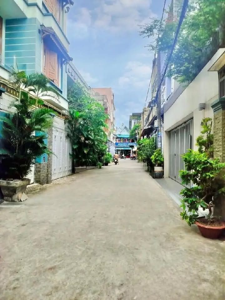 Nhà phố Tân Phú 120m² giá 8 tỷ - Vừa ở vừa cho thuê!