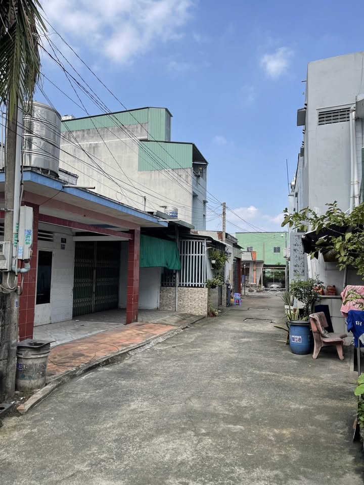 Nhà cấp 4 Dĩ An 147m² giá 4.85 tỷ - Ngang 10m, cho thuê ổn định!