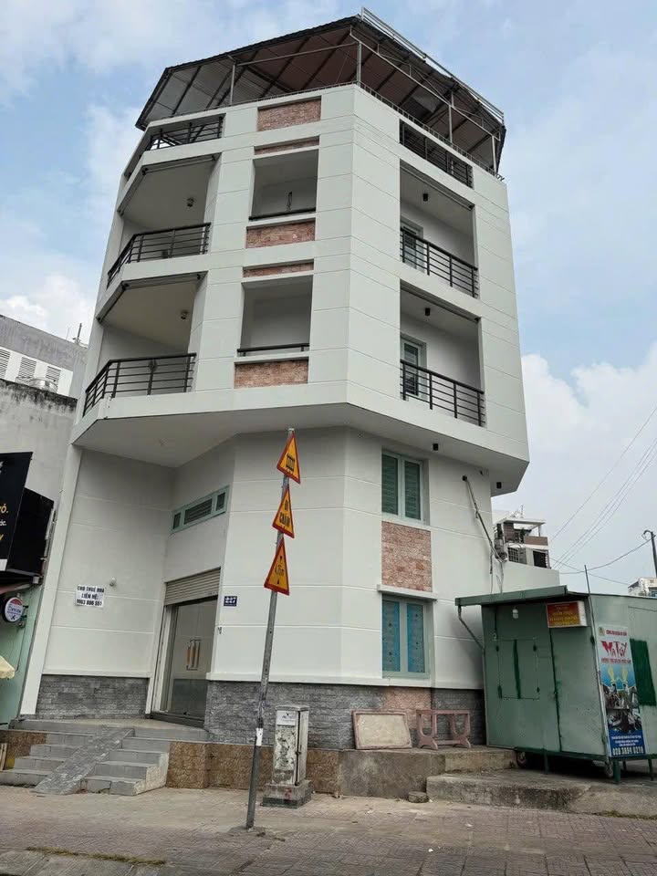 Cho thuê căn góc 2 mặt Phạm Văn Đồng, Gò Vấp 30m² - Thiết kế hiện đại, thuận tiện kinh doanh!