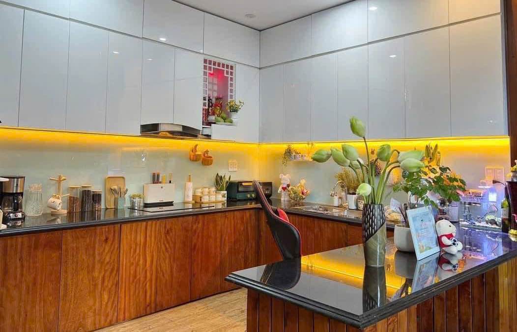 Villa 4 tầng Phan Chu Trinh, An Cựu, Huế giá 4.5 tỷ - Đầu tư sinh lời ngay!