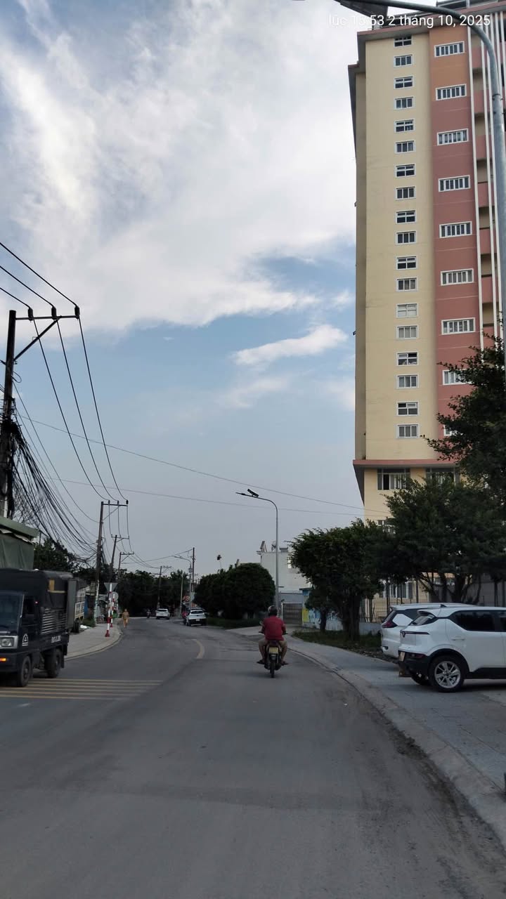 Nhà mặt tiền Trần Quang Diệu, Dĩ An 200m² giá 6.5 tỷ - Sẵn sàng kinh doanh!