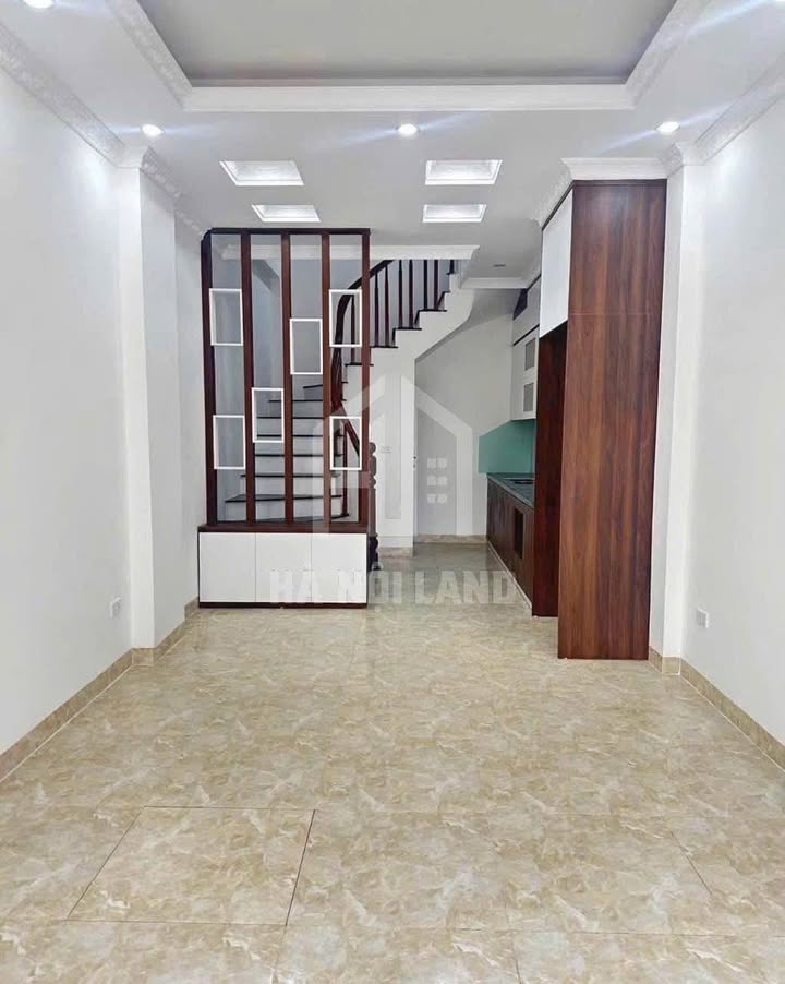 Nhà Kim Chung 30m² giá 5 tỷ - Full nội thất, ô tô gần ngay Quốc Lộ 32!