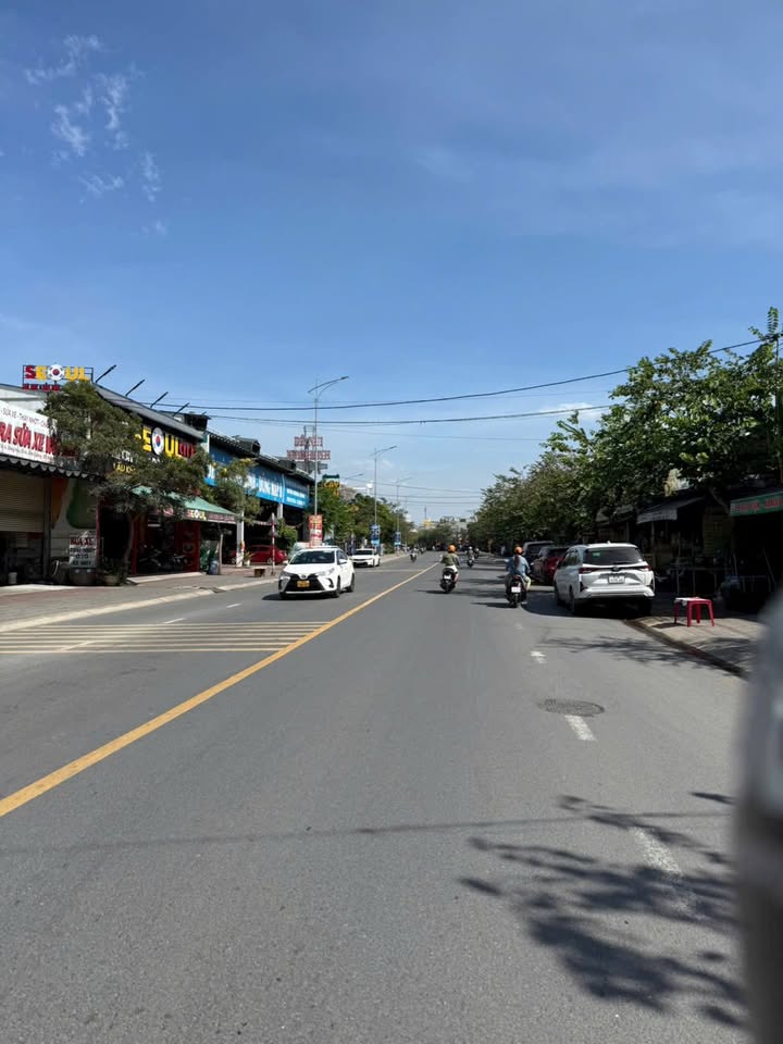 Nhà mặt tiền Trần Hưng Đạo, Đông Hòa 112m² giá 8.1 tỷ - Đầu tư sinh lời ngay!