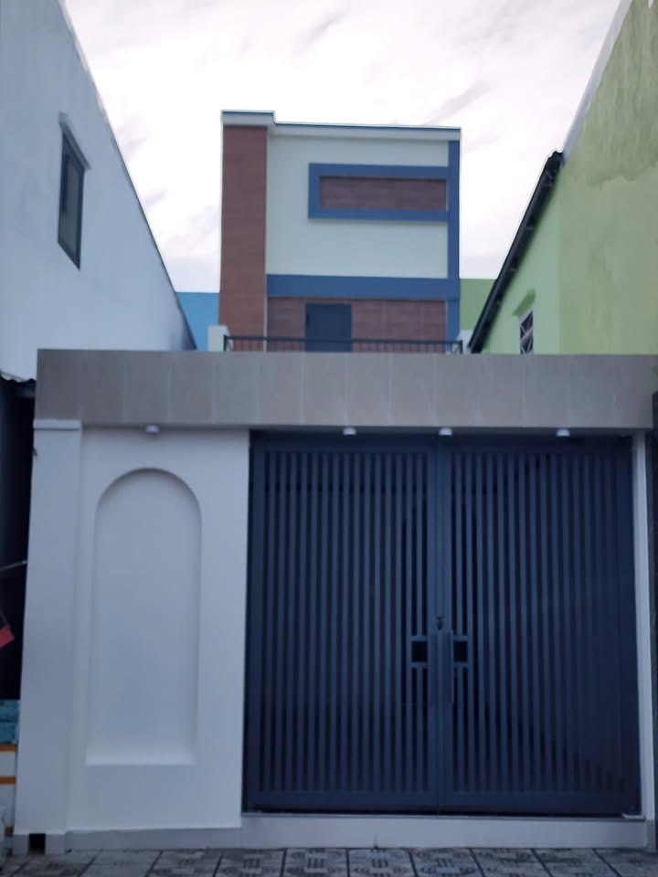 Bán nhà 2 mặt tiền đường Nguyễn Thái Học, Rạch Giá 65m² giá 2.45 tỷ - Vị trí trung tâm thuận lợi!