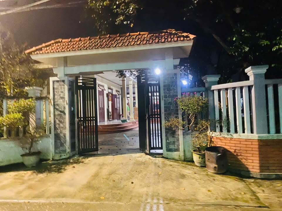 Nhà 2 Tầng Mặt Tiền Châu Văn Hùng, TP Huế, 178m² chỉ 3.95 tỷ - Vị trí kinh doanh đắc địa!