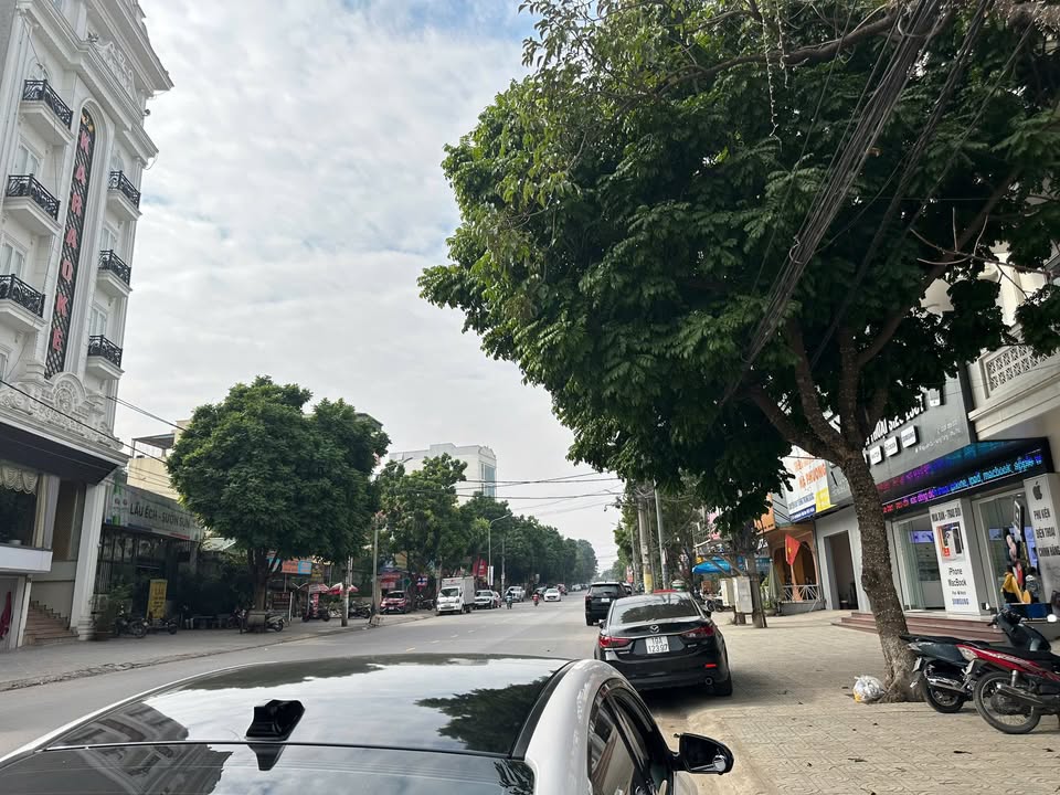 Đất mặt tiền Nguyễn Du, Việt Trì 450m² - Vị trí vàng cho đầu tư!