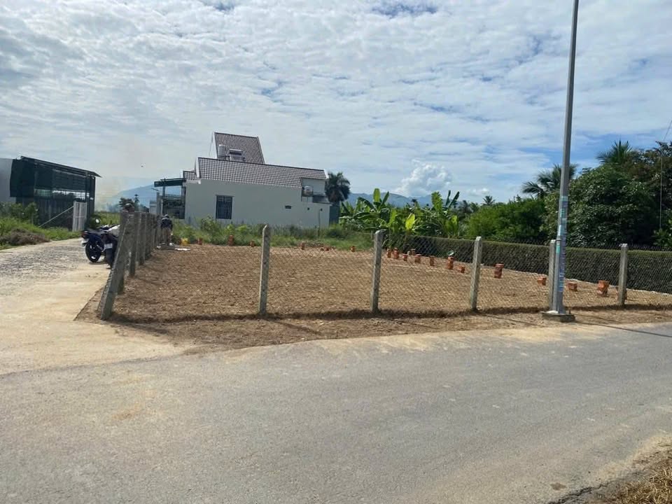 Đất nền lô góc 2 mặt tiền Vườn Thành, Diên Khánh 109m² giá 1.35 tỷ - Đầu tư sinh lời ngay!