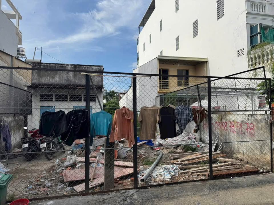 Đất nền Thủ Đức 240m² giá 14.5 tỷ - Vị trí đắc địa gần chợ và trường học!