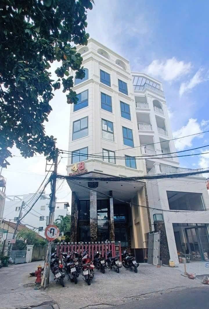 Cho thuê tòa nhà 2 mặt tiền Trần Bình Trọng, quận Bình Thạnh - Giá tốt chỉ 100 triệu/tháng!