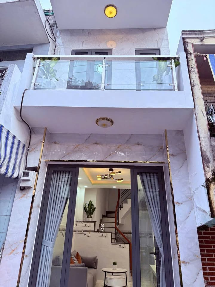 Nhà mặt tiền đường Cao Xuân Dục, quận 8, 27m² giá 5.5 tỷ - Pháp lý rõ ràng, kinh doanh thuận lợi!