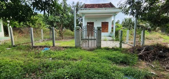 Đất và nhà cấp 4 Vạn Thắng 228m² giá 800 triệu - Đầu tư sinh lời ngay trung tâm sân bay Vân Phong!