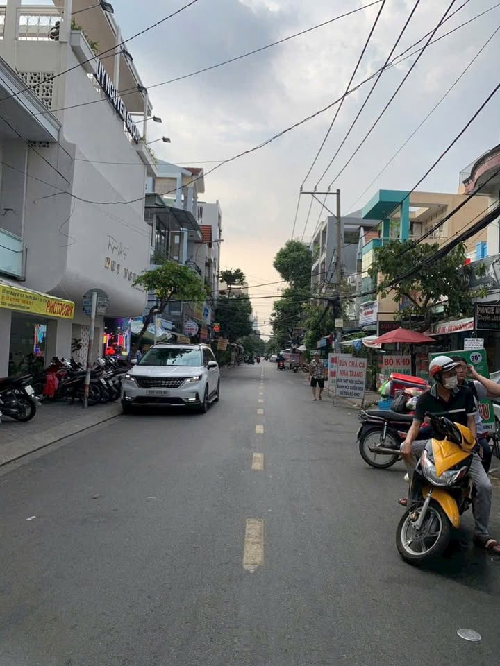 Nhà mặt tiền đường Số 1, chợ Tân Mỹ, Quận 7 giá 13.5 tỷ - Đầu tư sinh lời ngay!