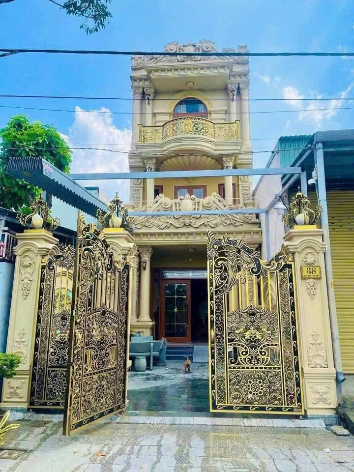 Biệt thự Townhouse Hòa Phú Thủ Dầu Một 162m² giá 7.8 tỷ - Sổ hồng chính chủ, vị trí đắc địa!