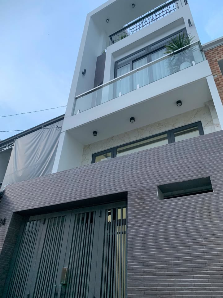 Nhà đẹp Bùi Văn Ba, Quận 7, 63.9m² giá chỉ 5.5 tỷ - Đẳng cấp sống đích thực!