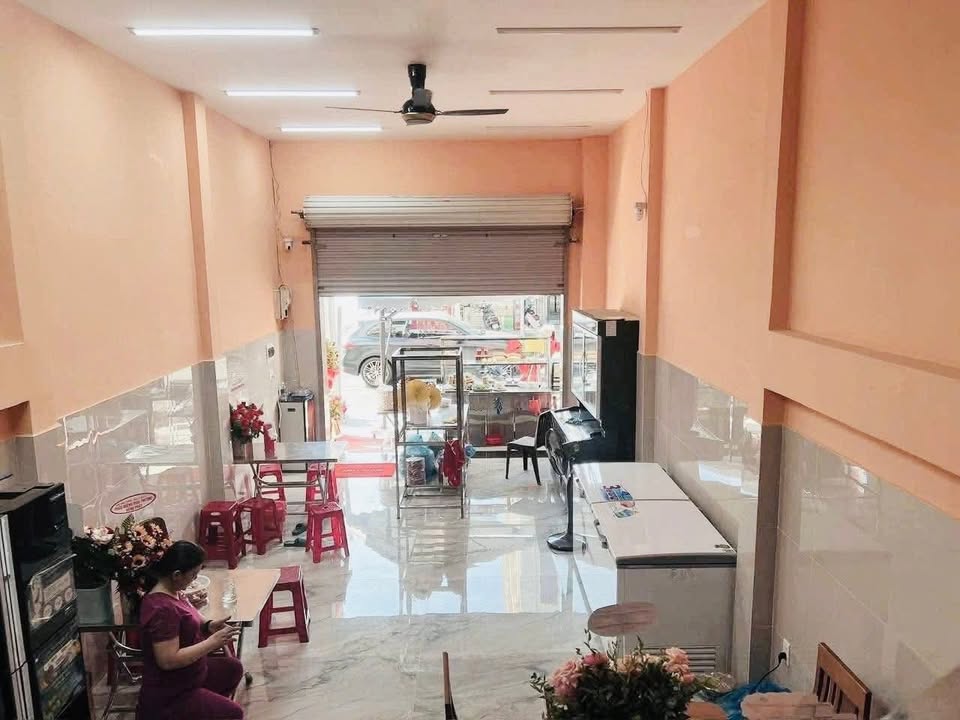 Nhà 4 tầng mặt tiền Hùng Vương, Hải Châu - Phù hợp kinh doanh, chỉ 30 triệu/tháng!