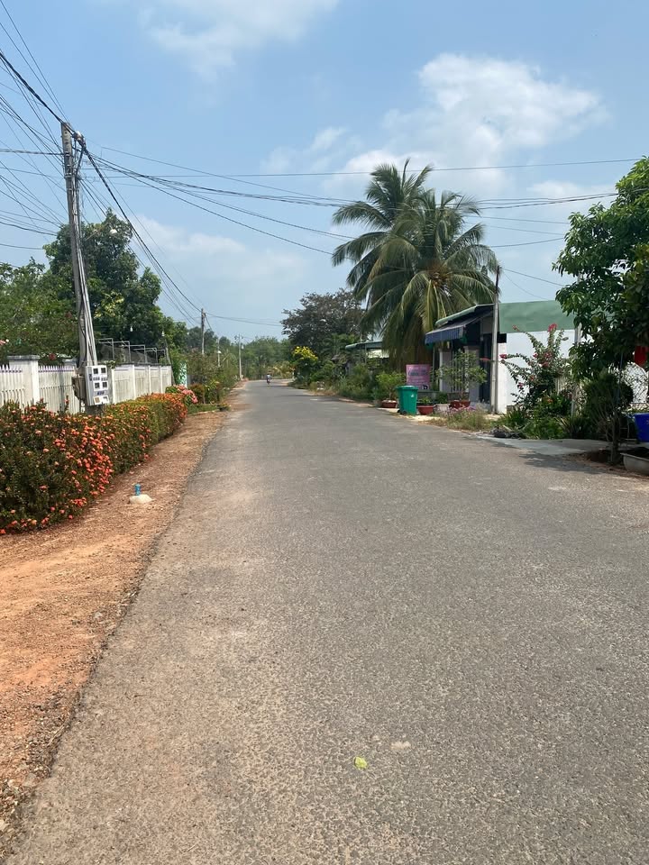 Đất nền chính chủ xã Tân Bình, Tây Ninh 210m² giá chỉ 6xx triệu - Cơ hội đầu tư tuyệt vời!