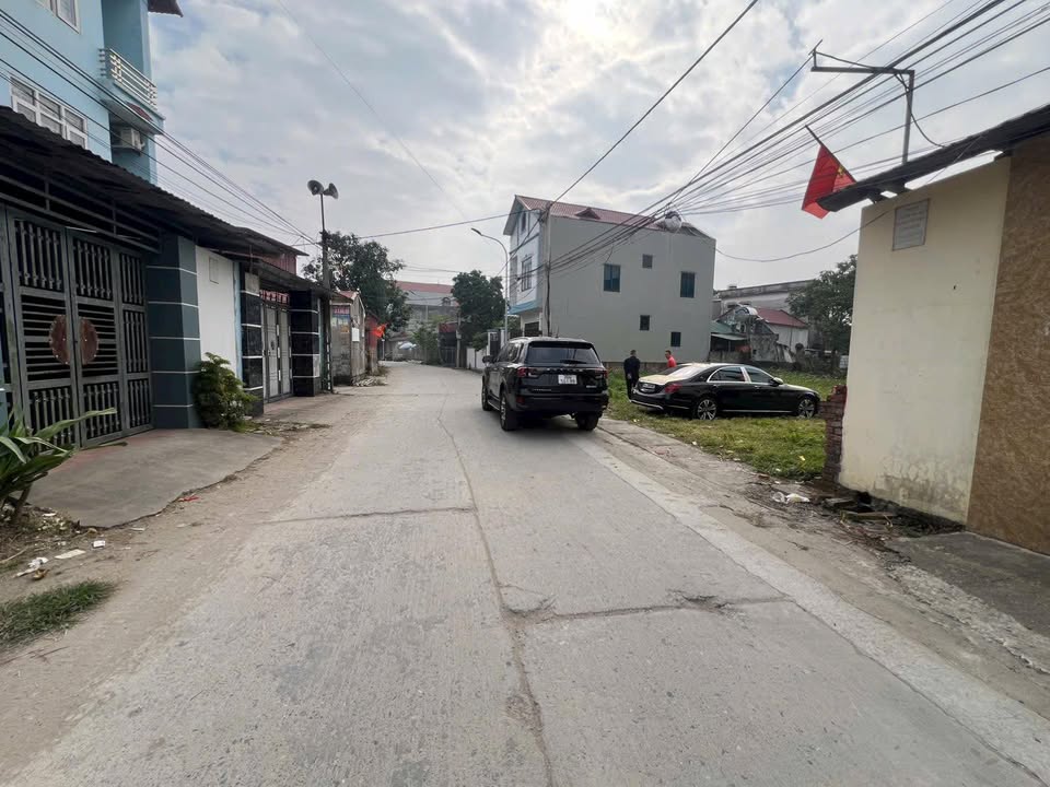 Đất kinh doanh Dư Xá, Thuận Thành 90m² giá 3.5 tỷ - Mặt tiền đẹp, ô tô tránh nhau!