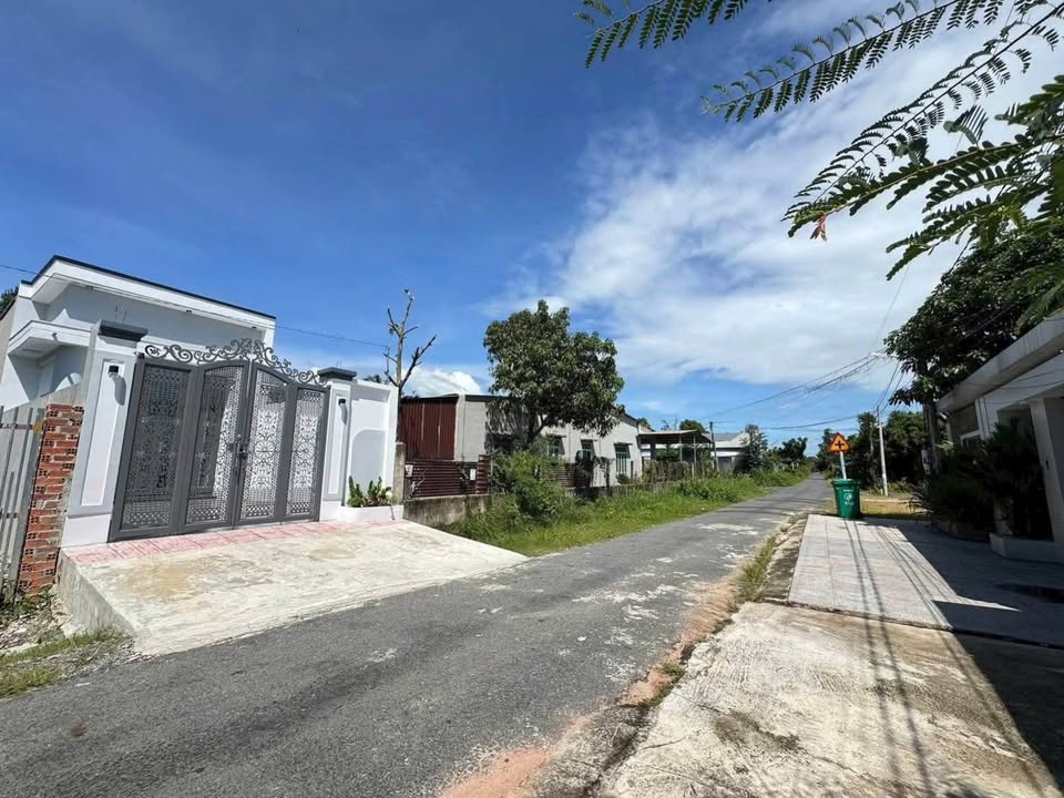 Nhà riêng Hẻm 57 Trần Phú, Tây Ninh - 140m² - Thiết kế hiện đại, giá 1.39 tỷ!