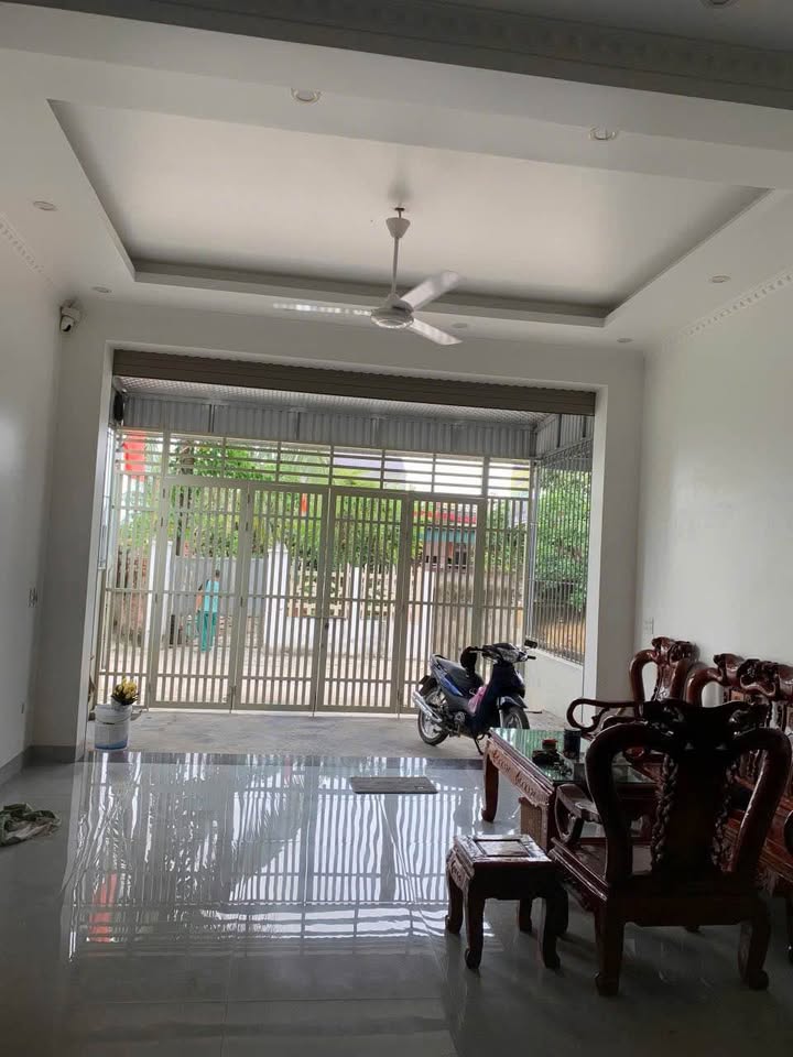 Nhà 2 tầng tại trung tâm phường Quảng Cát 100m² giá 2.5 tỷ - Sẵn sàng vào ở ngay!