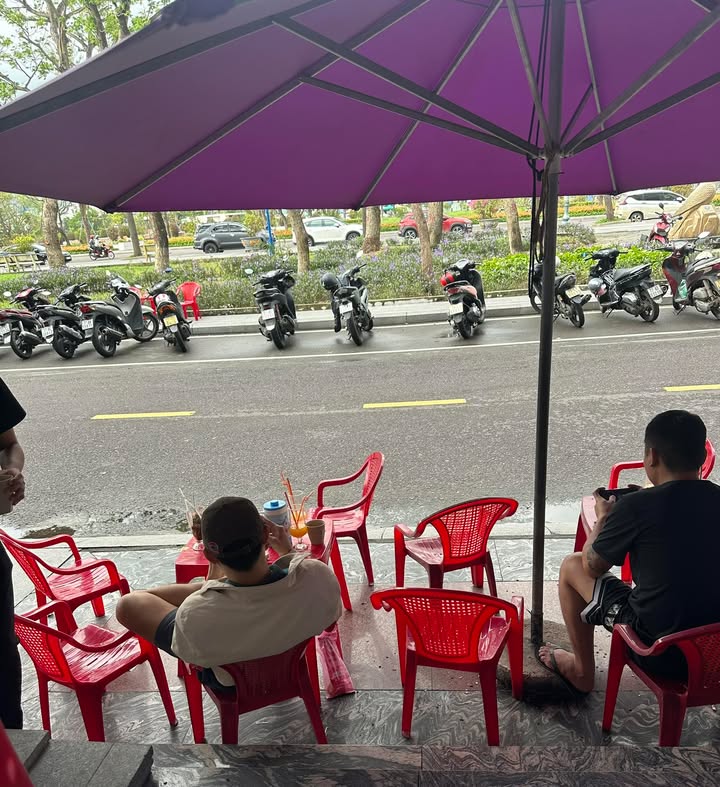 Nhà nguyên căn ôm góc Hoàng Văn Thụ 120m² giá 25 triệu - Phù hợp kinh doanh và sinh sống!