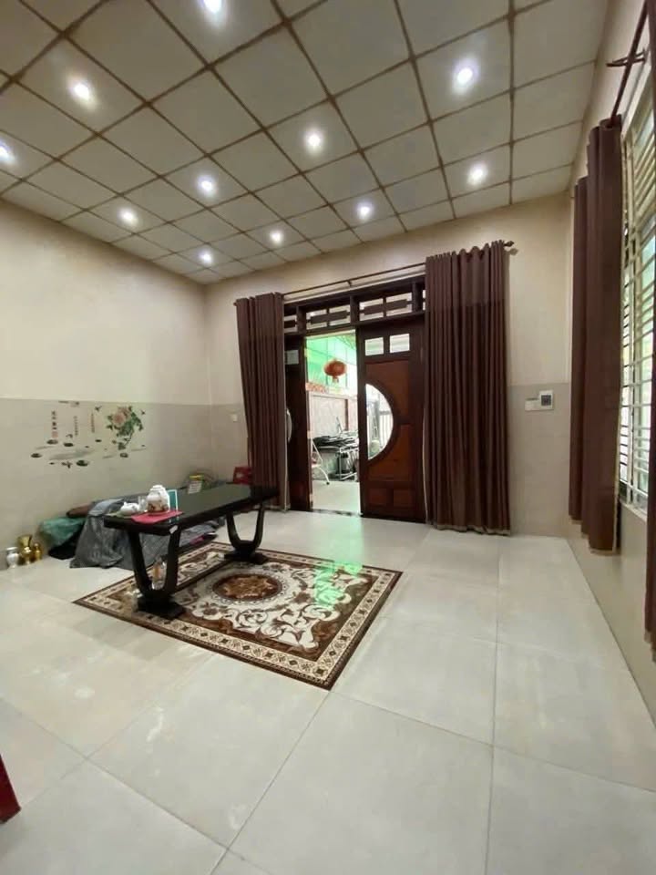 Nhà riêng hẻm 18 Điện Biên Phủ, Tây Ninh 306m² giá 2.85 tỷ - Nhà còn mới, hướng Đông!