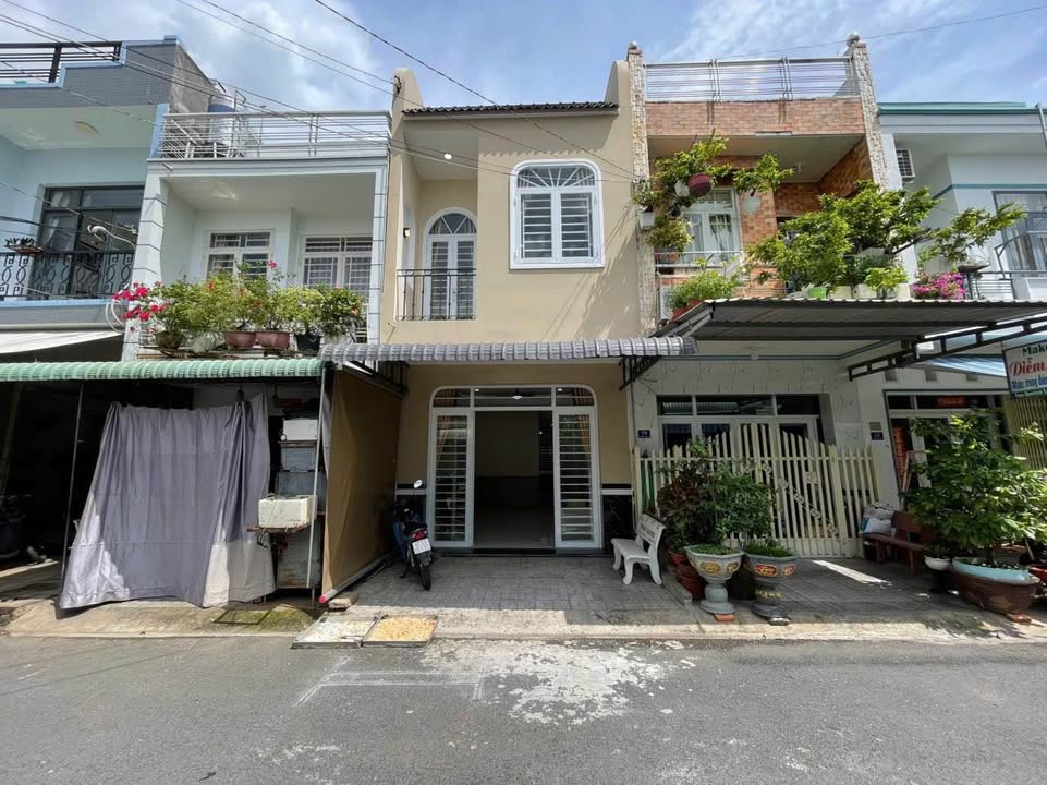 Nhà bán tại đường Trường Chinh, Long Xuyên, 48m² giá 2 tỷ - Giấy tờ đầy đủ, thương lượng tốt!