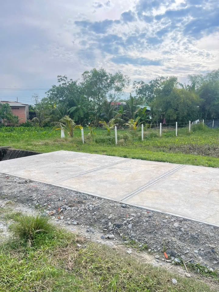 Đất nền xã Trung Lập Hạ, Củ Chi 800m² giá 1.68 tỷ - Sổ riêng, ngay đường ô tô vào!