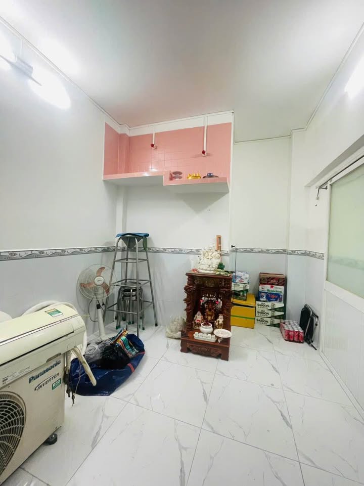 Nhà hẻm thẳng Bình Đông, Phú Định, 26m² giá 2.78 tỷ - Sổ hồng riêng, sang tên nhanh chóng!