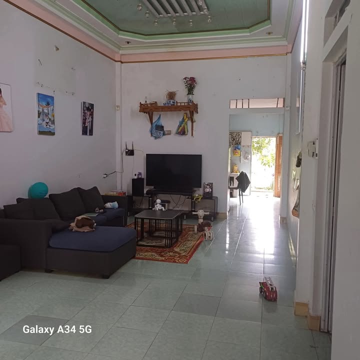 Nhà cấp 4 tại tổ 22, Đông Phong, 105m² giá 1.4 tỷ - Sẵn sàng cho gia chủ mới!