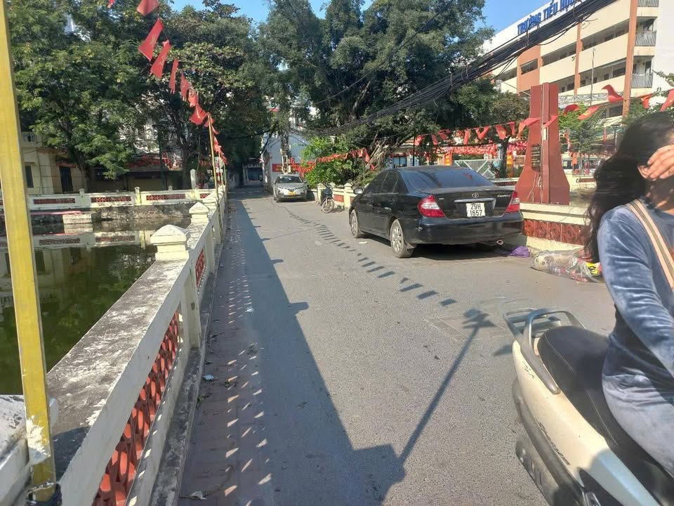Đất phố Hoàng Hoa Thám, Ba Đình 64m² giá 13.9 tỷ - Vị trí đắc địa, ô tô đỗ cửa!