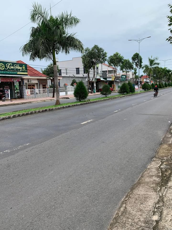 Bán nhà mặt tiền đường Cách Mạng Tháng Tám, thị trấn Võ Xu, 151m² - Cơ hội đầu tư tuyệt vời!