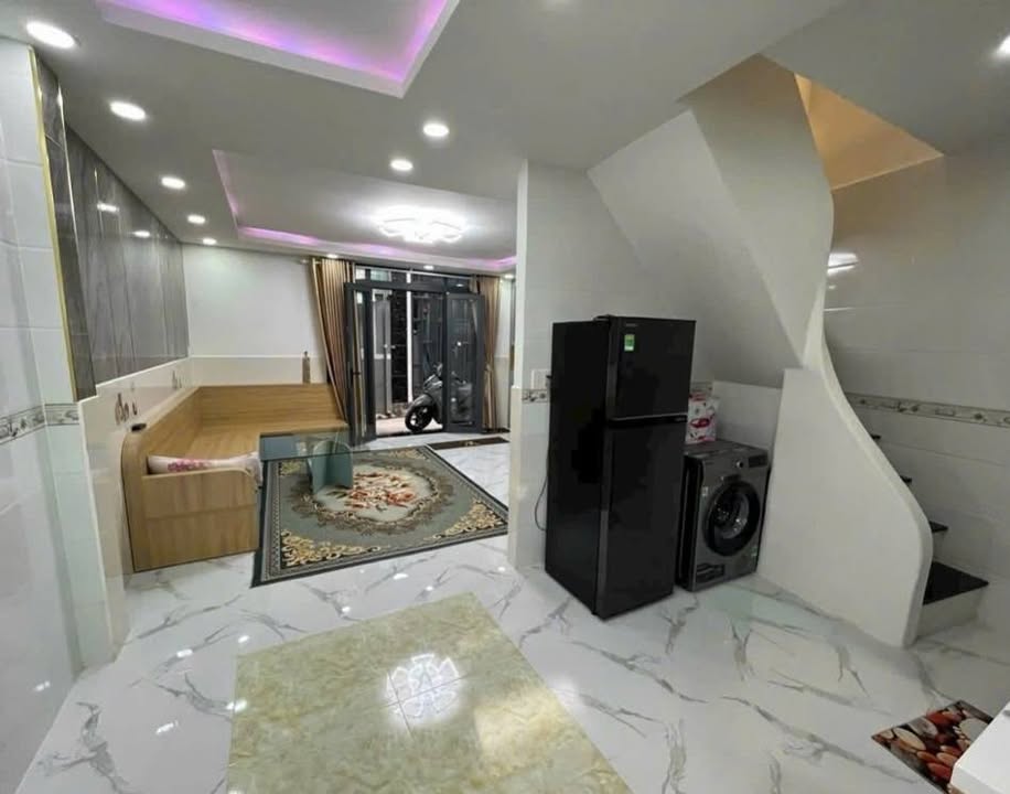 Nhà 2 tầng Phú Thuận 48m² giá 3 tỷ - Đầy đủ nội thất, sổ hồng chính chủ!