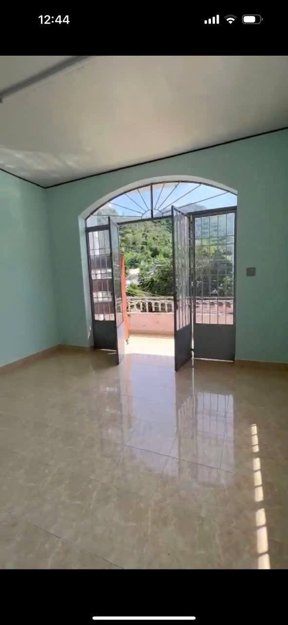 Nhà hẻm đường Ngô Đến, Ngọc Hiệp, Nha Trang 111.8m² giá 3.5 tỷ - Nhà hoàn công, an ninh tốt!