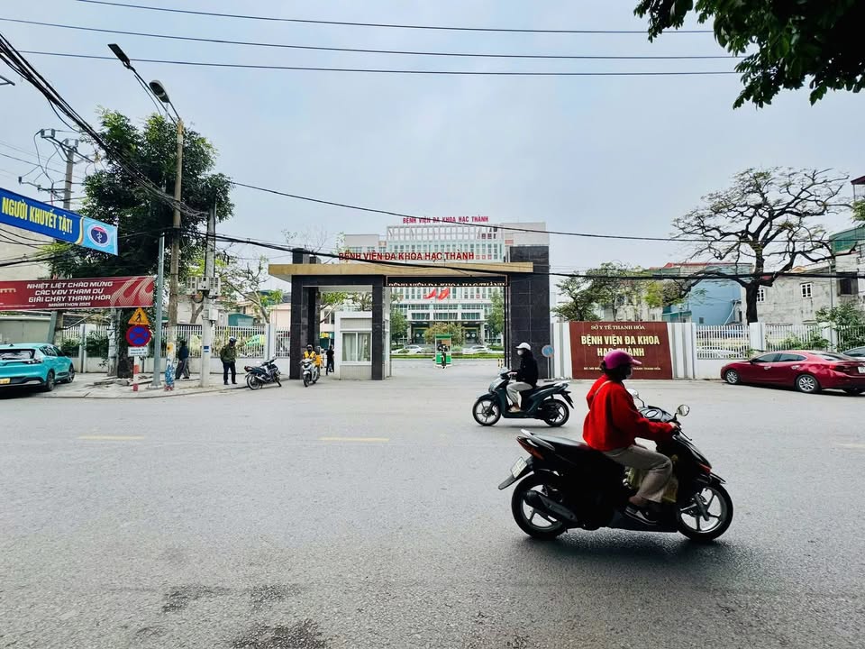 Bán đất tặng nhà mặt đường Trường Thi 110m² giá 16 tỷ - Vị trí siêu đắc địa!