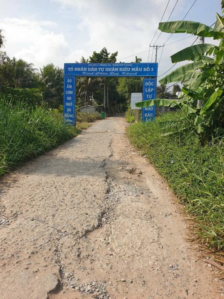 Đất nền Vị Thanh 866m² giá 690 triệu - Thích hợp làm nhà vườn bên sông