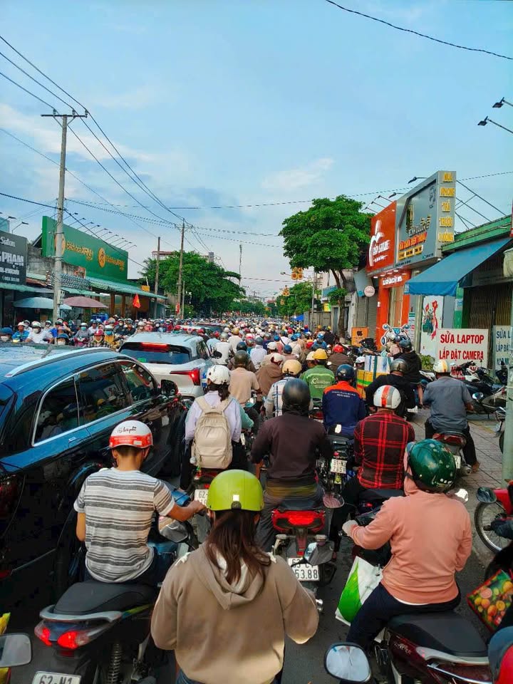 Đất mặt tiền Phan Văn Mãng, Bến Lức 270m² giá 19 tỷ - Cơ hội đầu tư tuyệt vời!